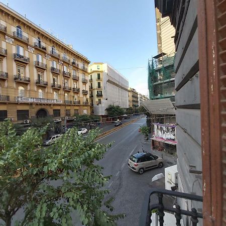 Dormire A Napoli Centro Holiday House Casa Vacanza Екстериор снимка