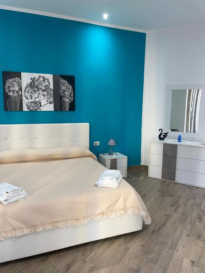 Dormire A Napoli Centro Holiday House Casa Vacanza Екстериор снимка