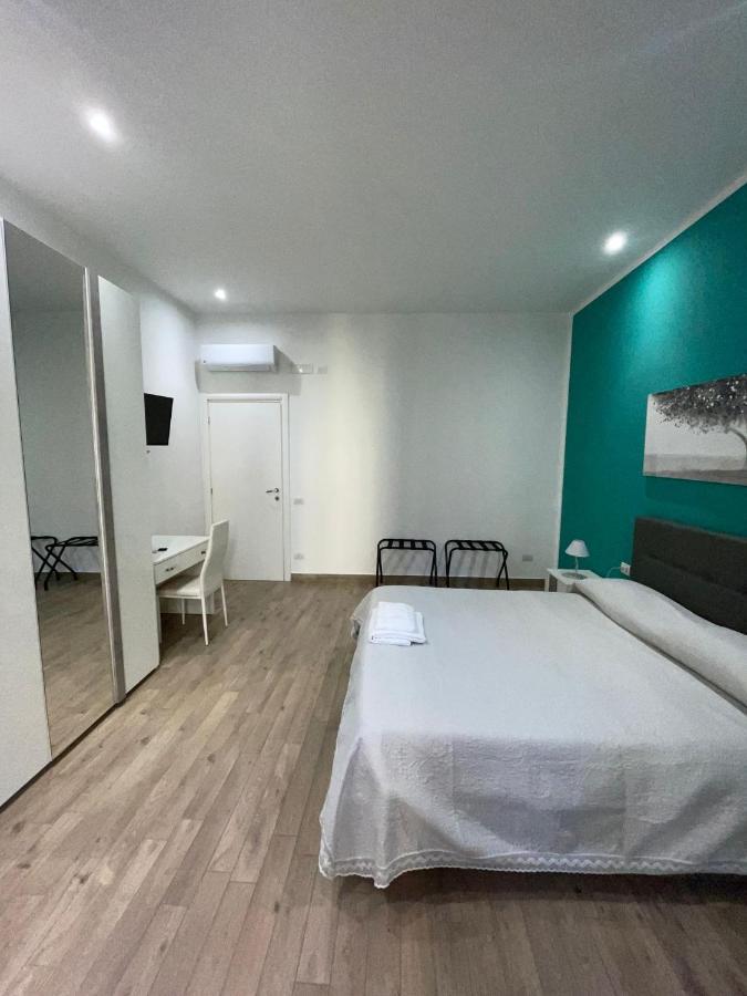 Dormire A Napoli Centro Holiday House Casa Vacanza Екстериор снимка