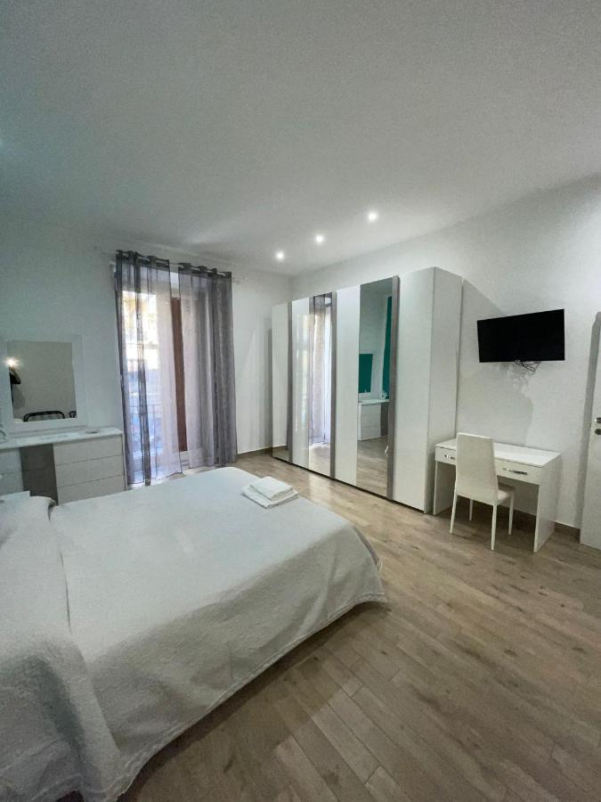 Dormire A Napoli Centro Holiday House Casa Vacanza Екстериор снимка