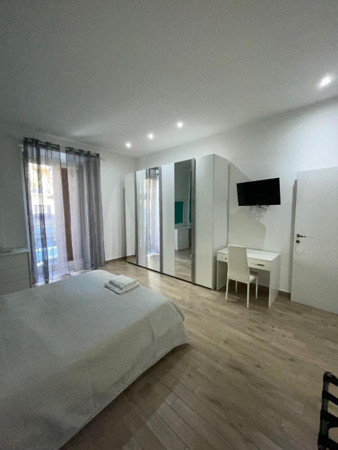 Dormire A Napoli Centro Holiday House Casa Vacanza Екстериор снимка