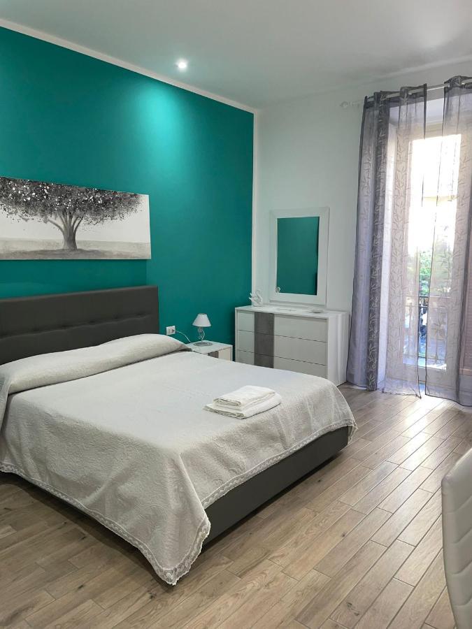 Dormire A Napoli Centro Holiday House Casa Vacanza Екстериор снимка