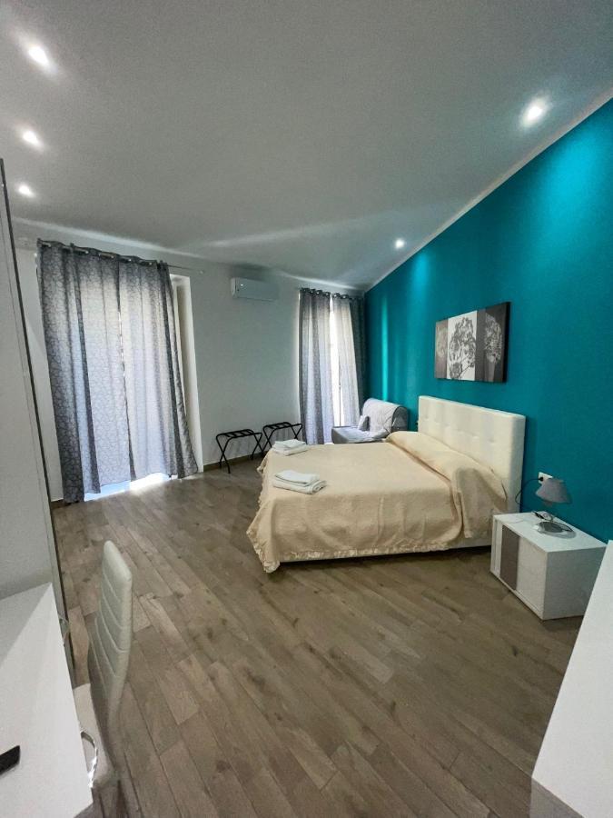 Dormire A Napoli Centro Holiday House Casa Vacanza Екстериор снимка