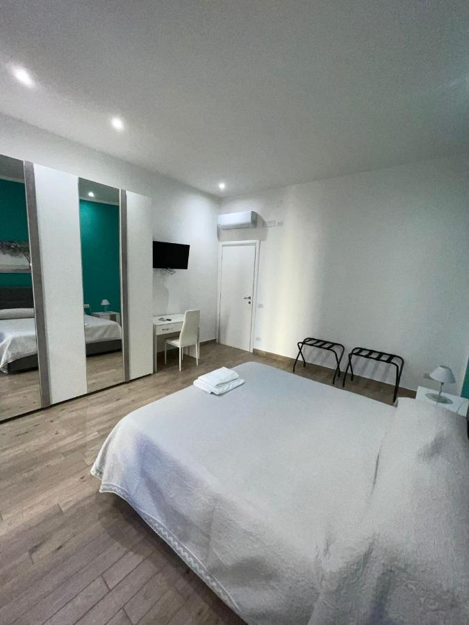 Dormire A Napoli Centro Holiday House Casa Vacanza Екстериор снимка