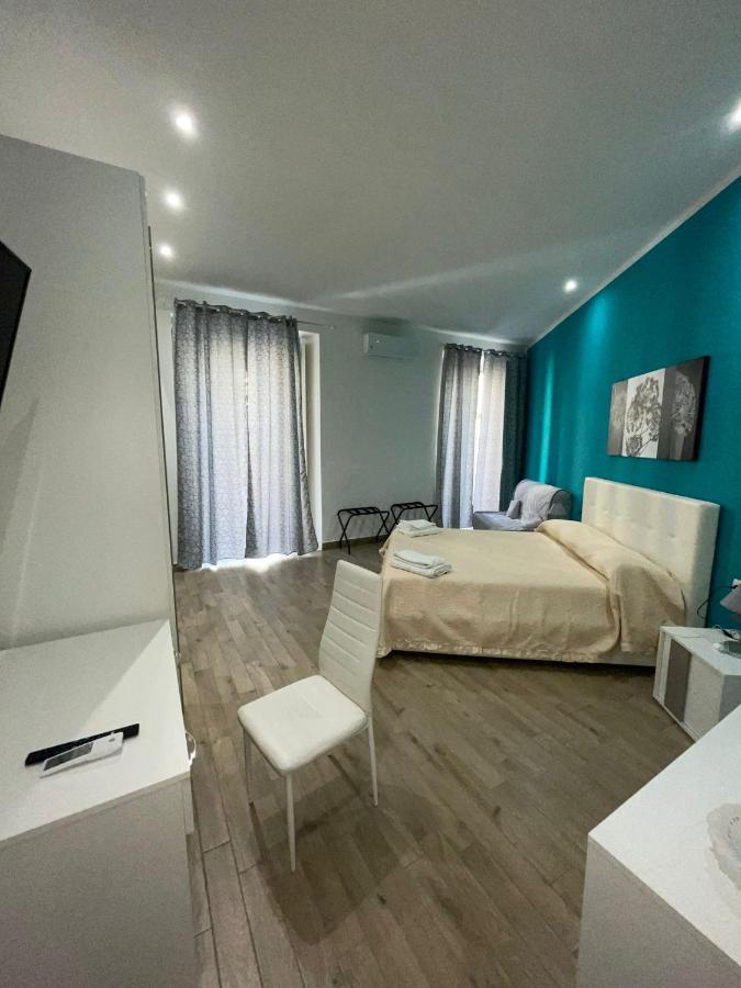 Dormire A Napoli Centro Holiday House Casa Vacanza Екстериор снимка