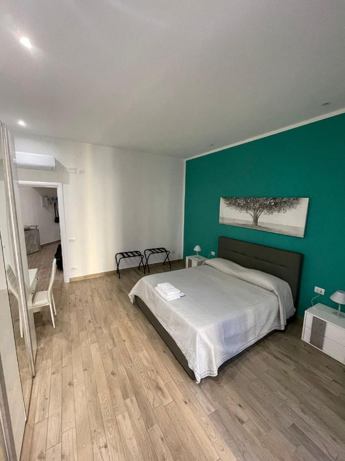 Dormire A Napoli Centro Holiday House Casa Vacanza Екстериор снимка