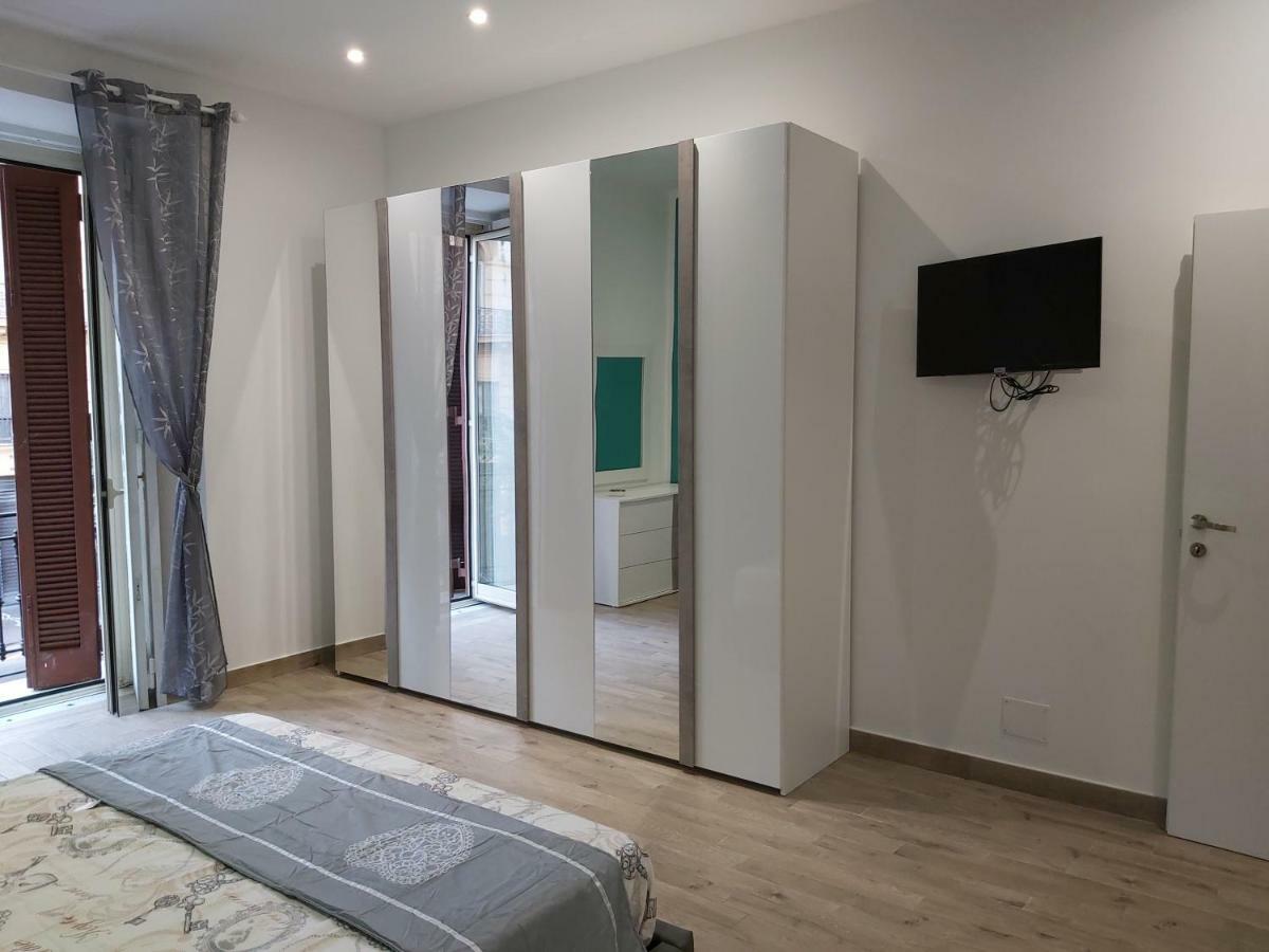 Dormire A Napoli Centro Holiday House Casa Vacanza Екстериор снимка