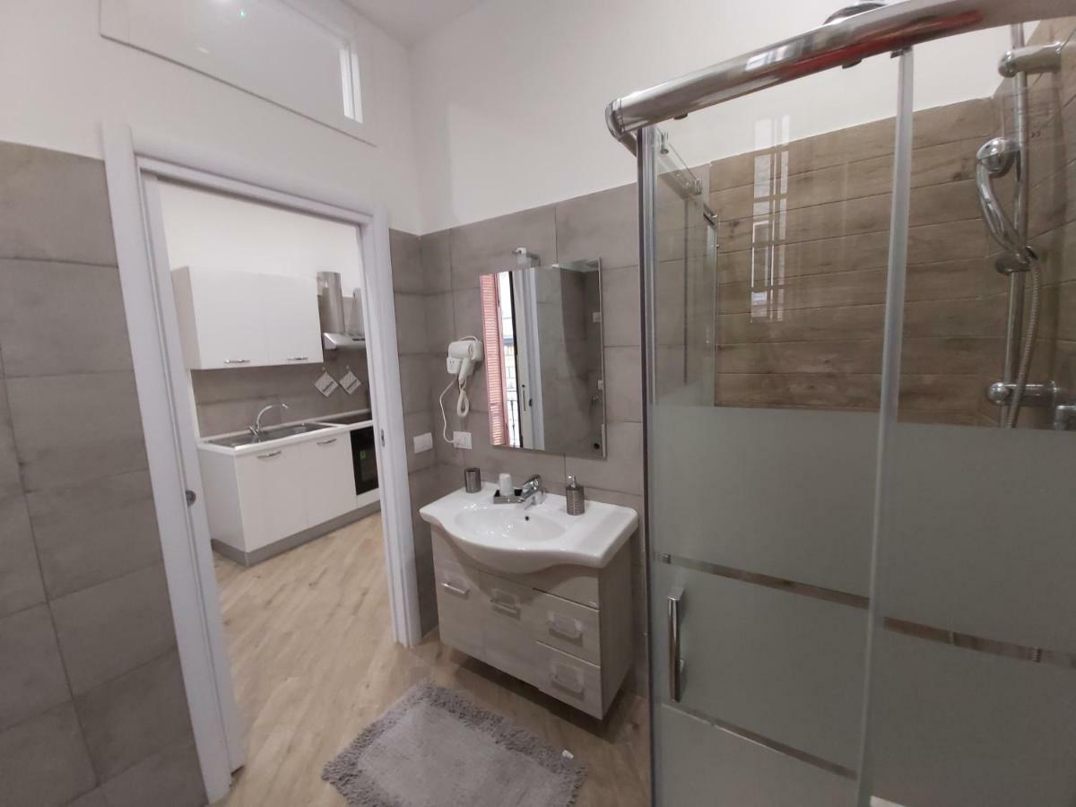 Dormire A Napoli Centro Holiday House Casa Vacanza Екстериор снимка