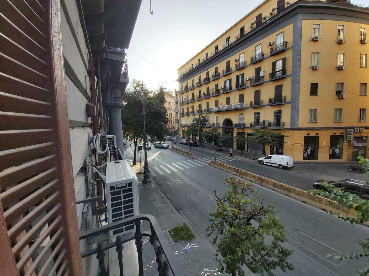Dormire A Napoli Centro Holiday House Casa Vacanza Екстериор снимка