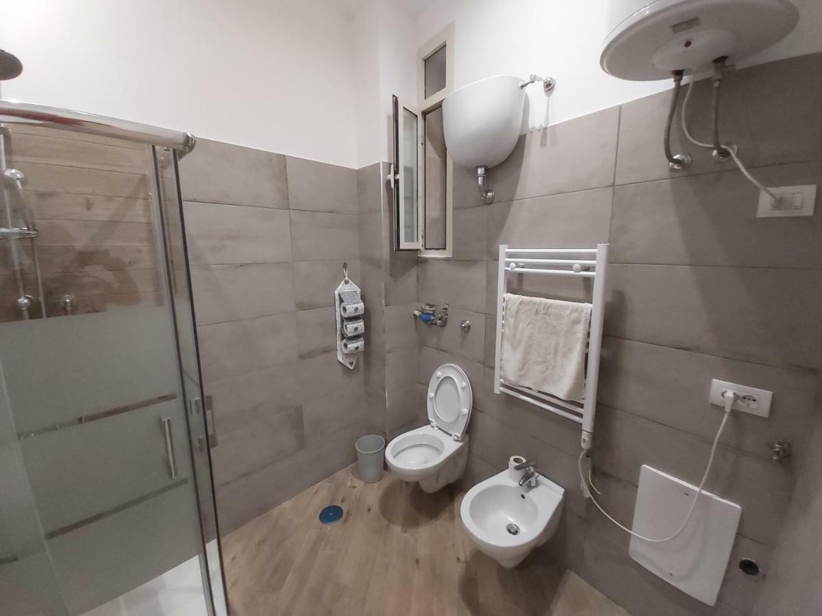 Dormire A Napoli Centro Holiday House Casa Vacanza Екстериор снимка