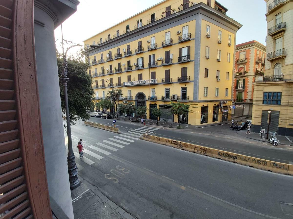 Dormire A Napoli Centro Holiday House Casa Vacanza Екстериор снимка