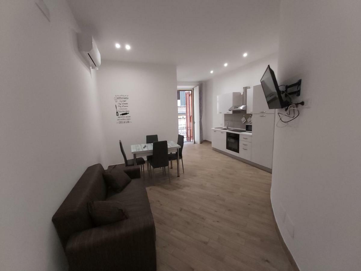 Dormire A Napoli Centro Holiday House Casa Vacanza Екстериор снимка
