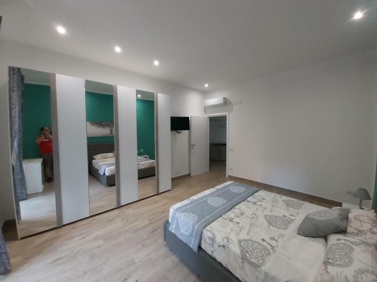 Dormire A Napoli Centro Holiday House Casa Vacanza Екстериор снимка